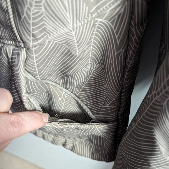 Lole Rain Jacket Fleece lined Zip Pockets - Picture 2 of 3